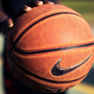 开云官网-失控的绿茵场，当激情越过边界，绿茵场上的暴力时刻