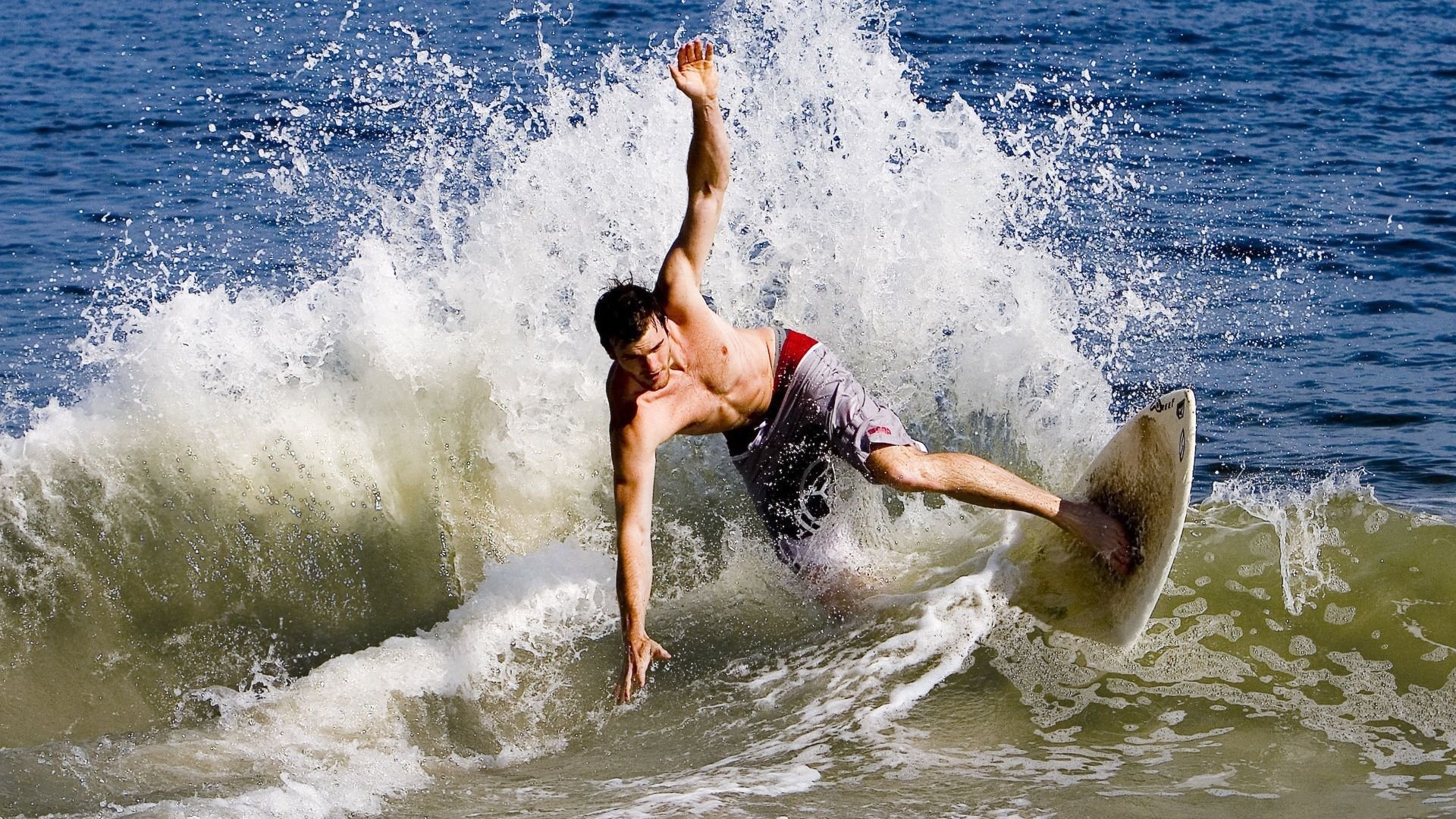 头球破门点球绝杀！格列兹曼导演逆转，内马尔吞下苦涩三连败，格列兹曼双响+绝杀导演逆转 内马尔吞苦涩三连败